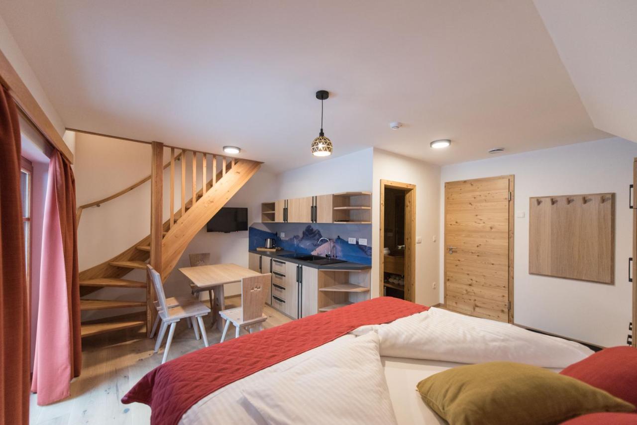 Guesthouse Lajnar Zgornja Sorica Buitenkant foto