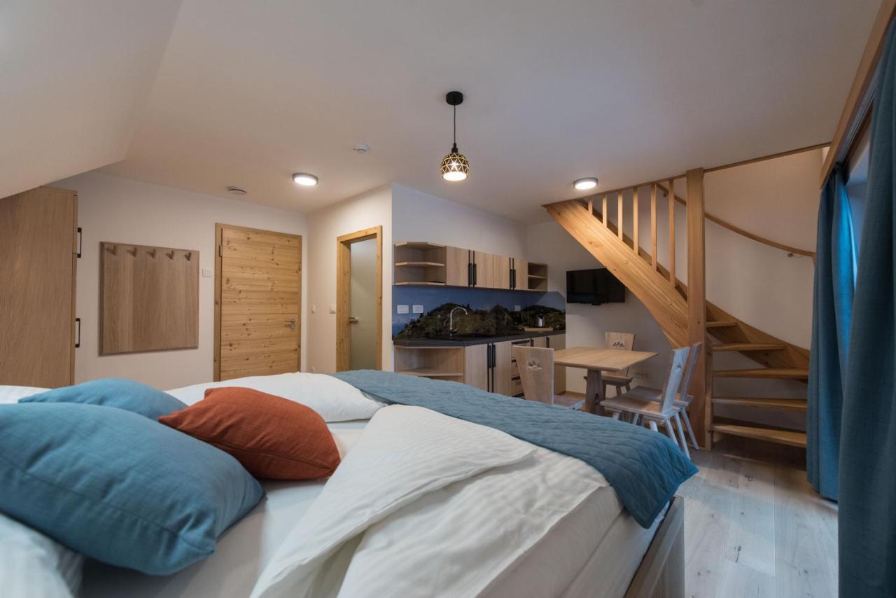 Guesthouse Lajnar Zgornja Sorica Buitenkant foto