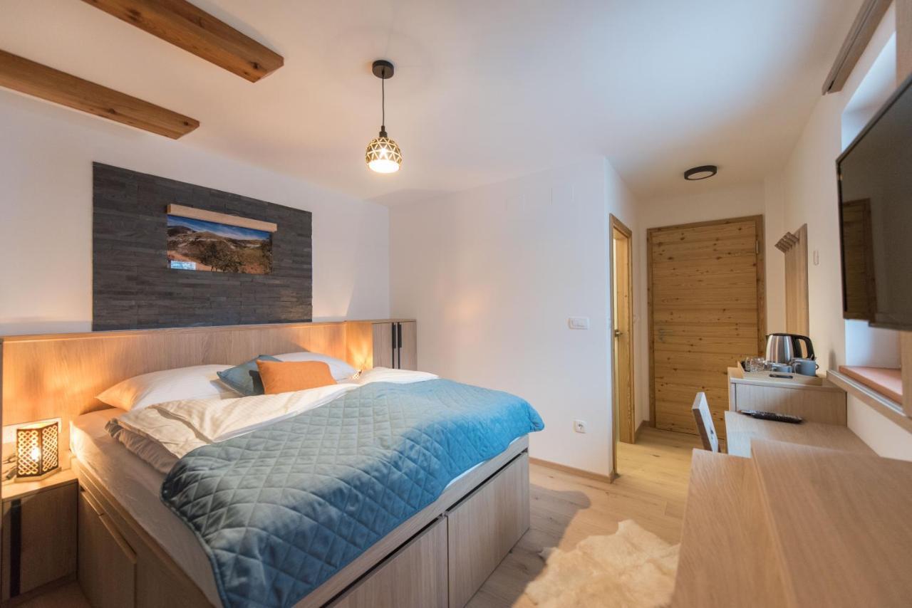 Guesthouse Lajnar Zgornja Sorica Buitenkant foto