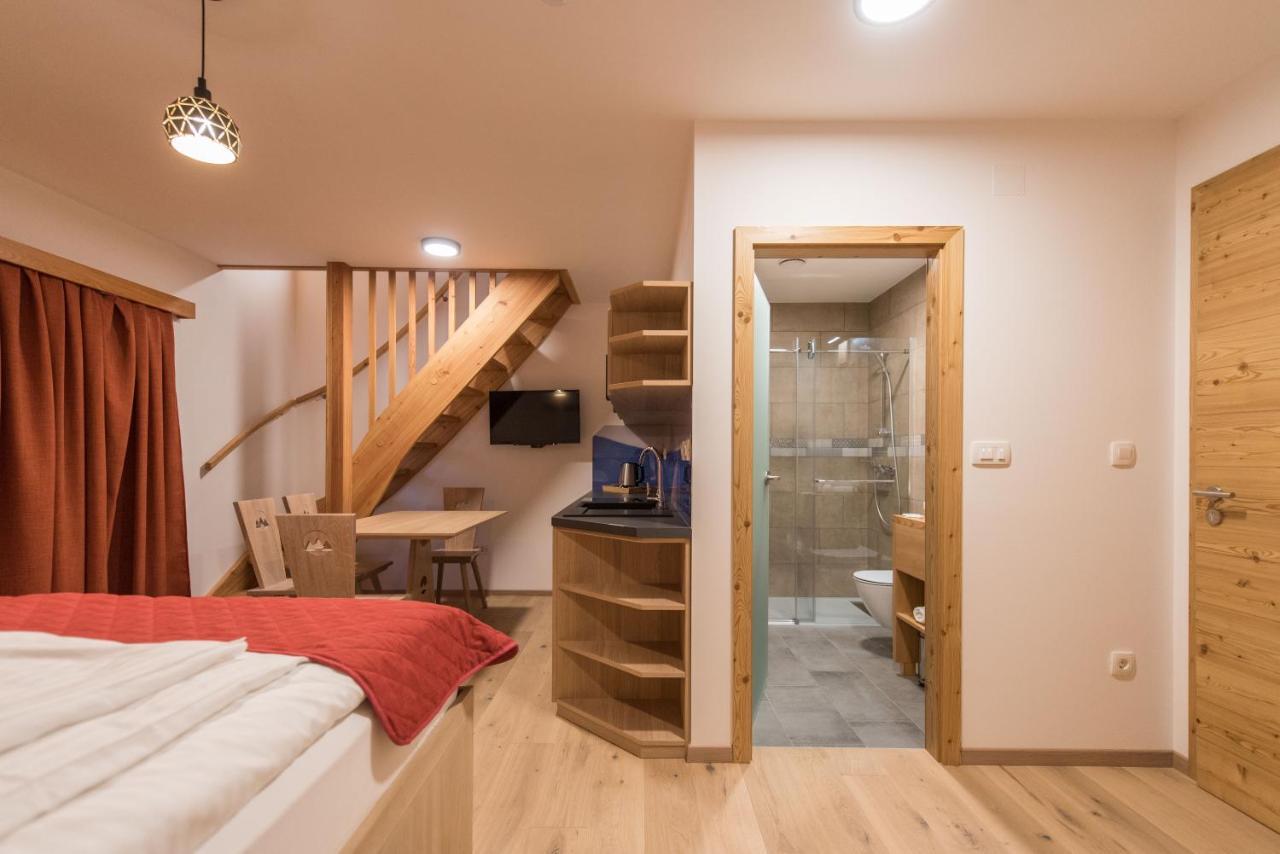 Guesthouse Lajnar Zgornja Sorica Buitenkant foto