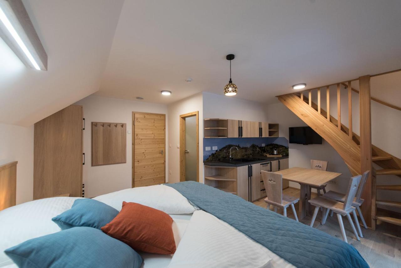 Guesthouse Lajnar Zgornja Sorica Buitenkant foto